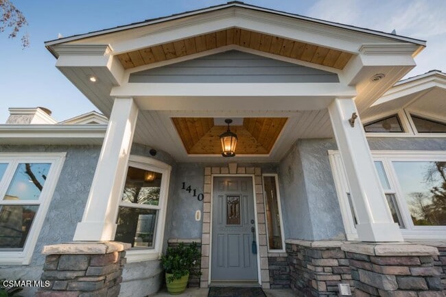 Building Photo - 1410 Calle Violeta