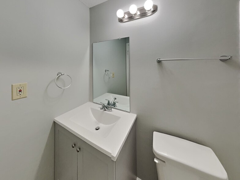 Building Photo - 7390 Isherwood Rd