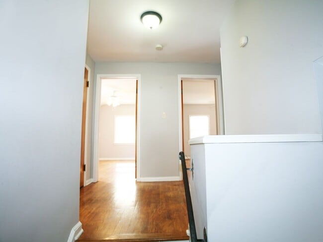 Building Photo - 4 Bedroom - 1.5 Bath Colonial available fo...
