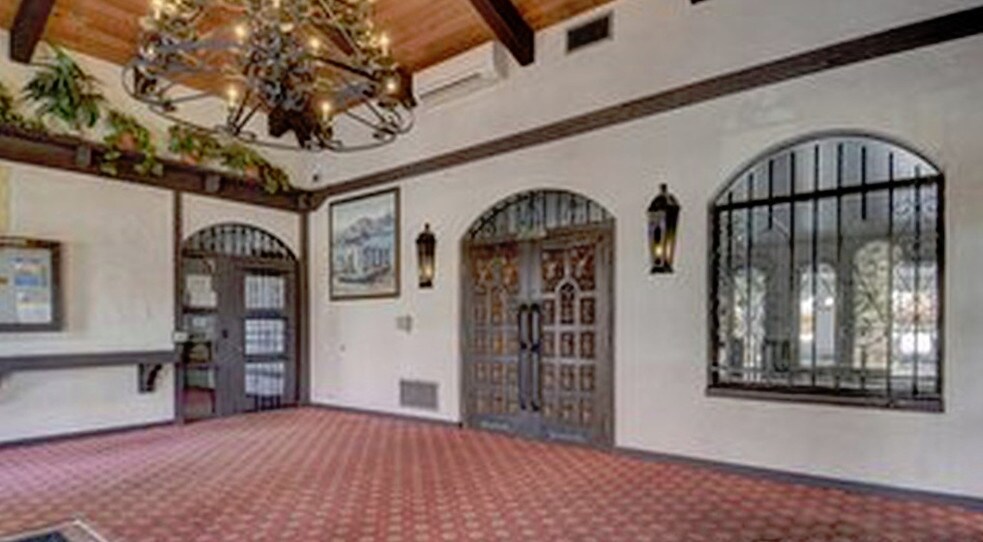 Lobby - 805 29th St