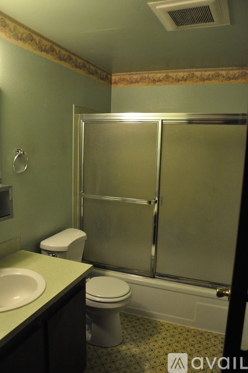 Building Photo - 333 SE 139th Ave