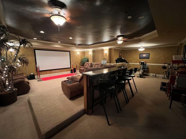 Building Photo - 8910 Pinehurst Cove