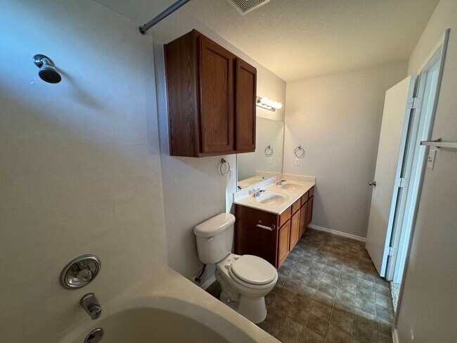 Building Photo - 3-Bedroom House for Rent in Killeen