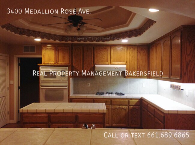 Building Photo - 3400 Medallion Rose Ave