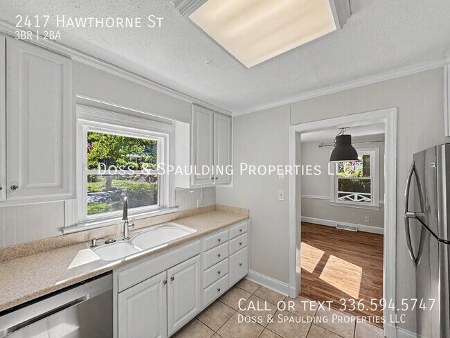 Building Photo - 2417 Hawthorne St