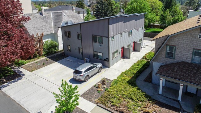 Building Photo - 317 5th St