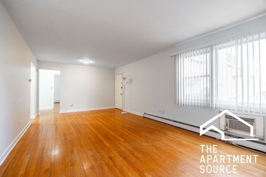 Building Photo - 1643 W Sherwin Ave