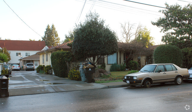 Primary Photo - 1946-1954 San Luis Ave