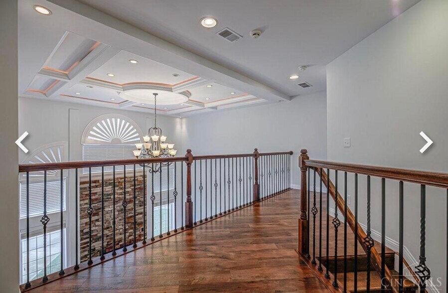 Building Photo - 3323 Devonian Dr