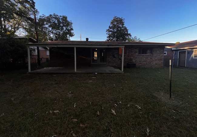 Building Photo - 504 Redwater Rd