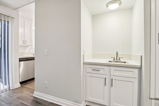 Interior Photo - 14056 Valleyheart