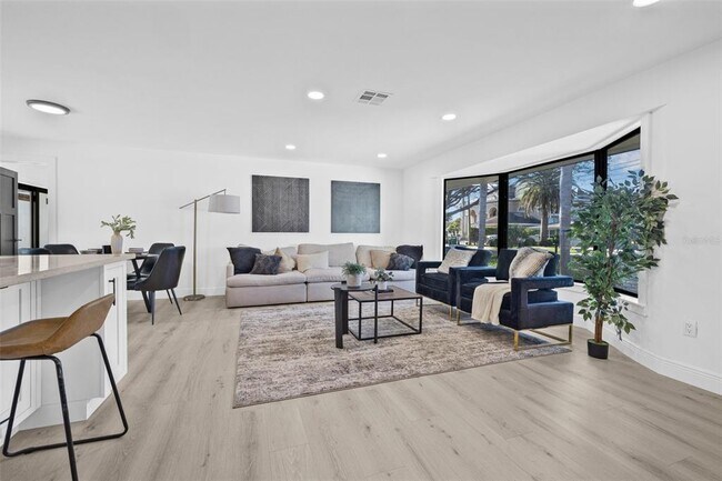 Building Photo - 4495 Clearwater Harbor Dr