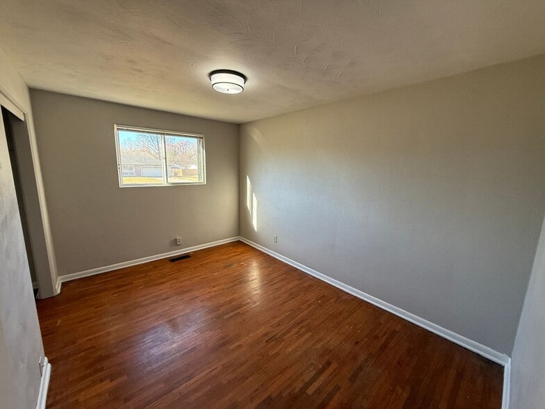 Building Photo - 4918 Dwight Dr