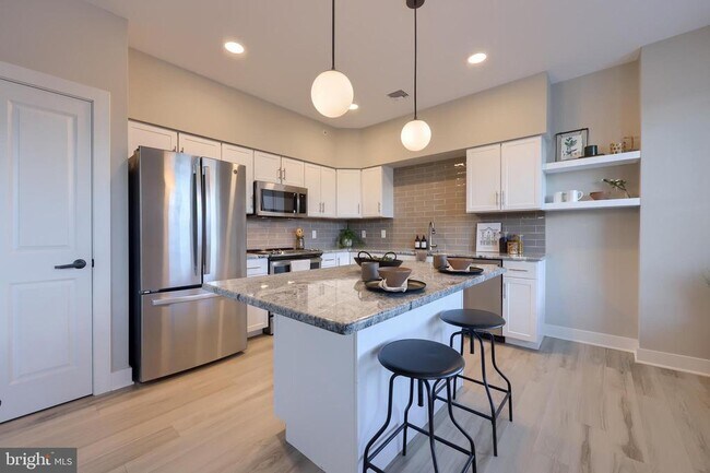 Building Photo - 9-213-UNI9 Jackson Dr