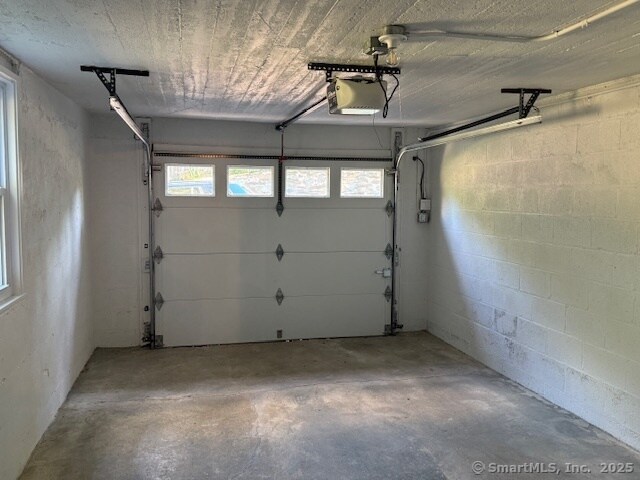 Building Photo - 120 Pansy Rd
