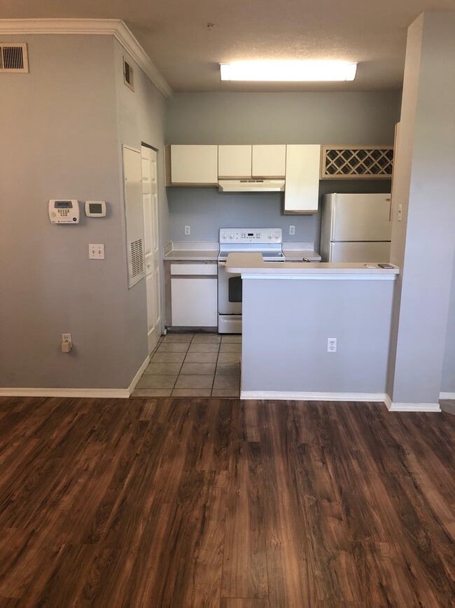 Building Photo - 2572 Robert Trent Jones Dr