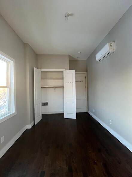 Building Photo - 5 Whitman Ave