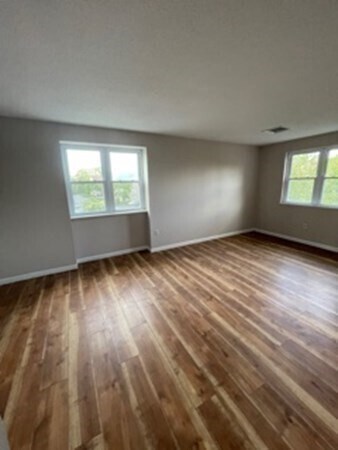 Building Photo - 10 Longworth Ave