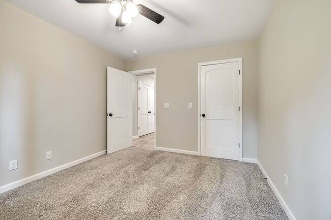 Building Photo - Freshly Painted 4 Bed Home on Huge Lot wit...