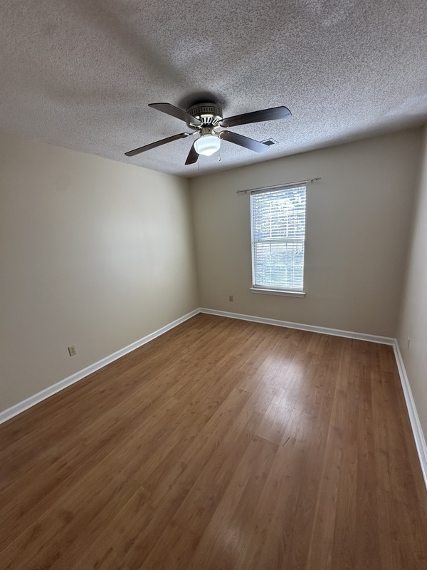 Building Photo - 6968 Bellevue Trce