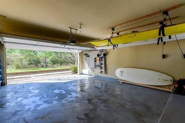 Building Photo - 151 Low Country Ln
