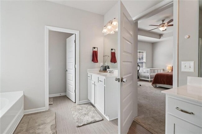 Building Photo - 3890 Clarington Dr