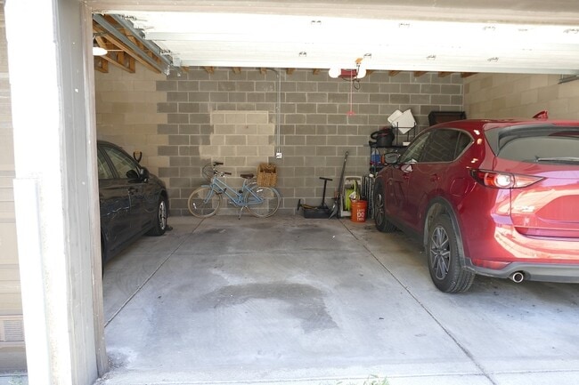 Building Photo - 3024 N Sheffield Ave