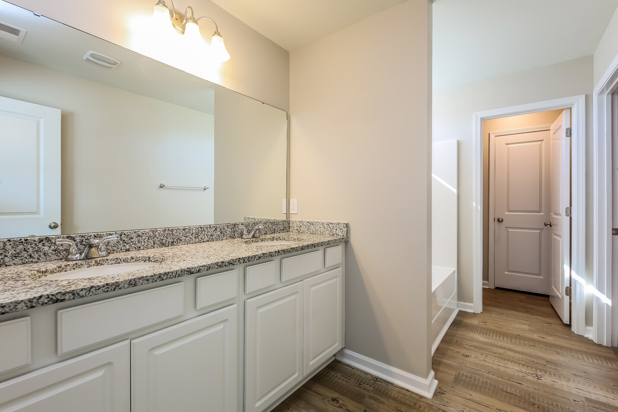 Building Photo - 415 Pollyanna Dr