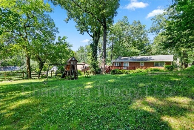 Building Photo - 3035 Hazelton St