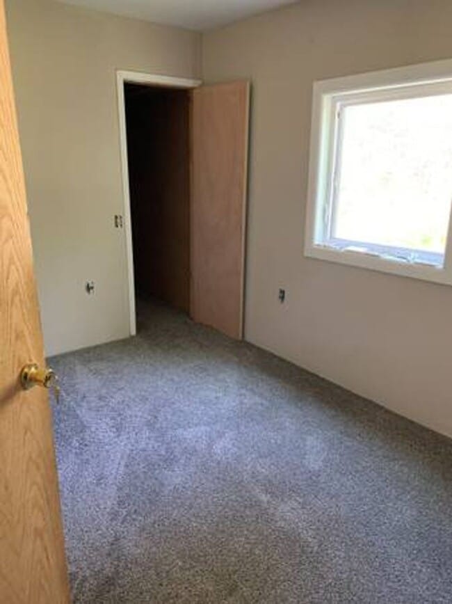 Building Photo - Charming 3-Bedroom Cloquet Home with Spacious Lot, Garage & Prime Location Near Parks and Golf