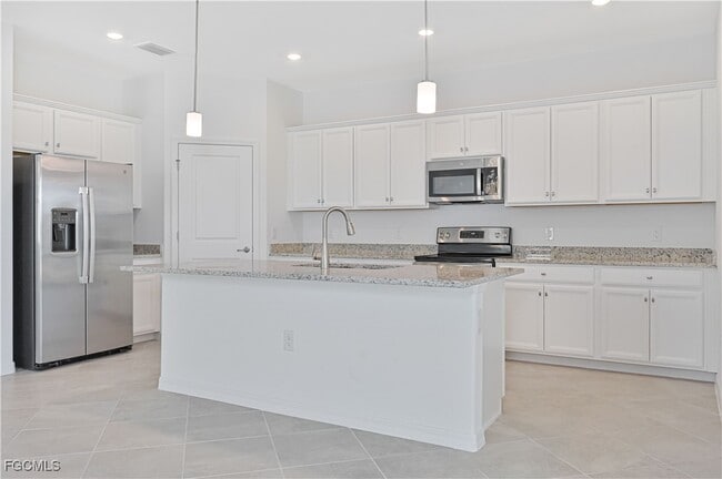 Building Photo - 14636 Palamos Cir