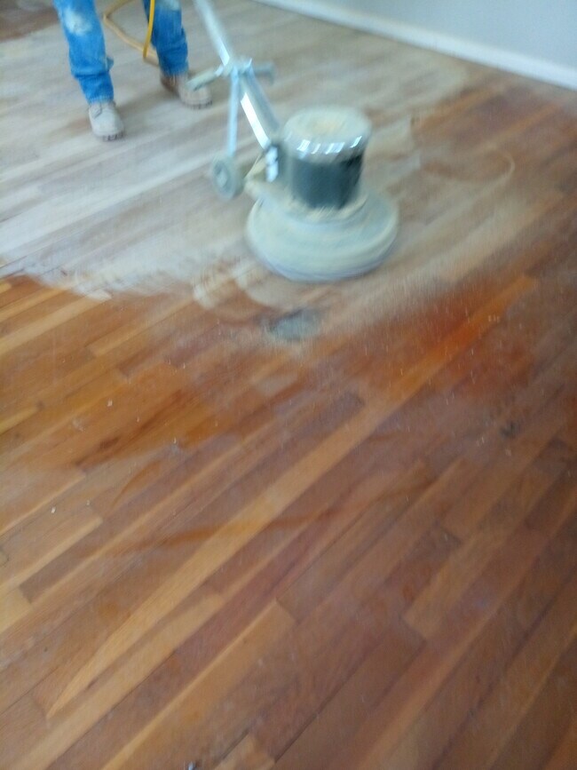 Building Photo - 7737 Stillwell Rd