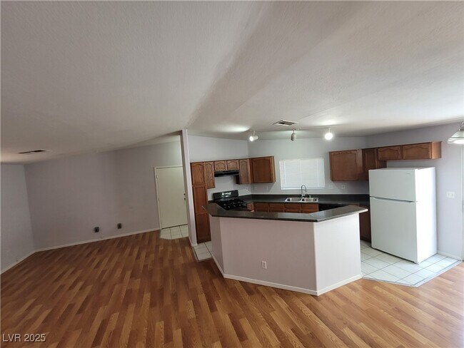Building Photo - 5228 Mineral Lake Dr