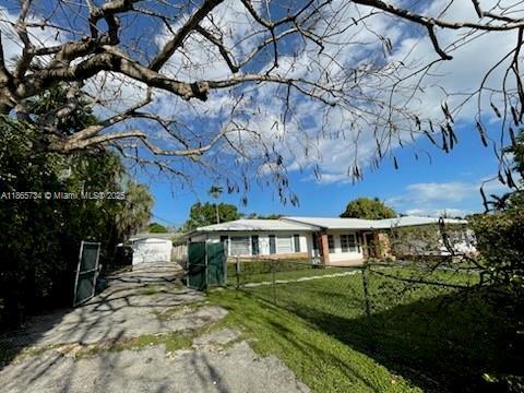 Building Photo - 7105 SW 84th Ave