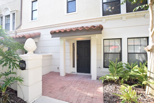 Building Photo - Gorgeous 4 Bed 3.5 Bath Townhouse for Rent...