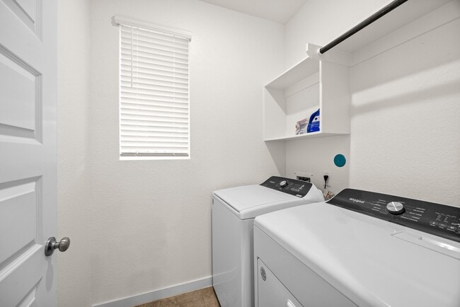 Building Photo - 5547 Madden Ln
