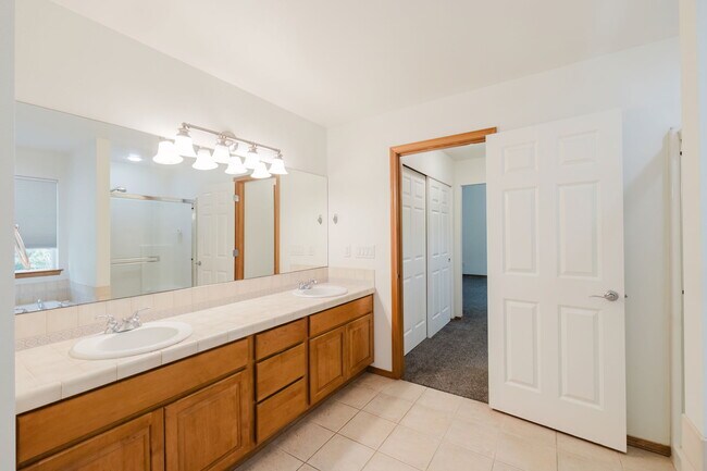 Building Photo - 6492 Wexford Ave SW