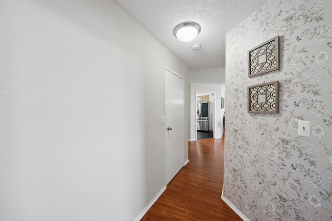 Building Photo - 1508 Harmon Cove Tower