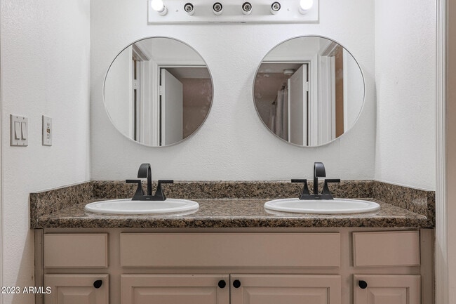 Building Photo - 9355 N 91st St