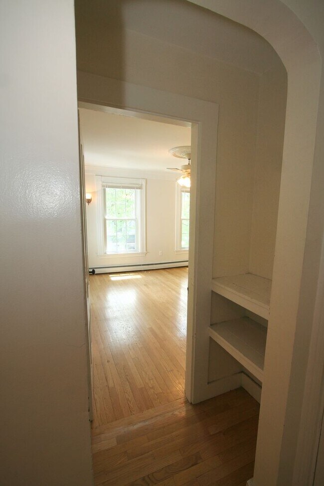 Building Photo - 47 Mt Vernon St