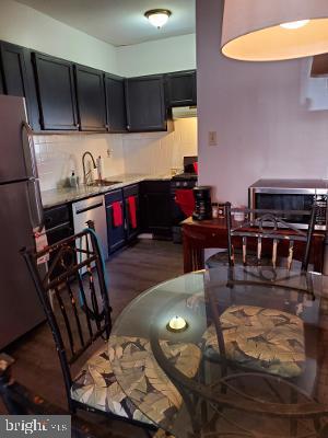 Building Photo - 914 Ellsworth St