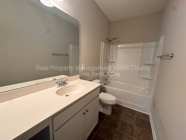 Building Photo - 101 Benning Hills Pl