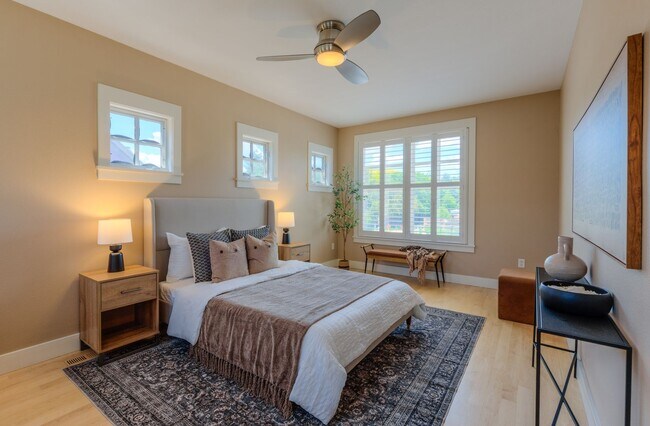 Building Photo - ABSOLUTELY BEAUTIFUL 4-Bedroom Townhome in the Highly Sought-After Prospect Neighborhood!