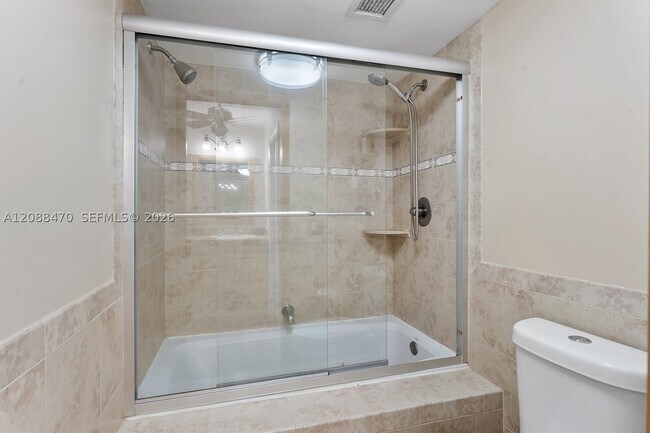 Building Photo - 4 Royal Palm Way