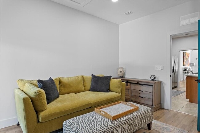 Building Photo - 2107 Branch Hill St