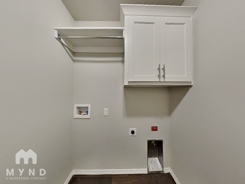 Building Photo - 6615 S 18th Pl