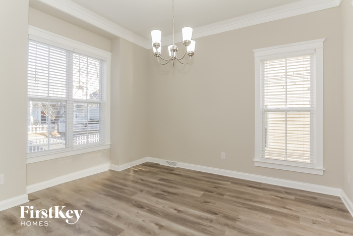 Building Photo - 142 Water Oak Dr