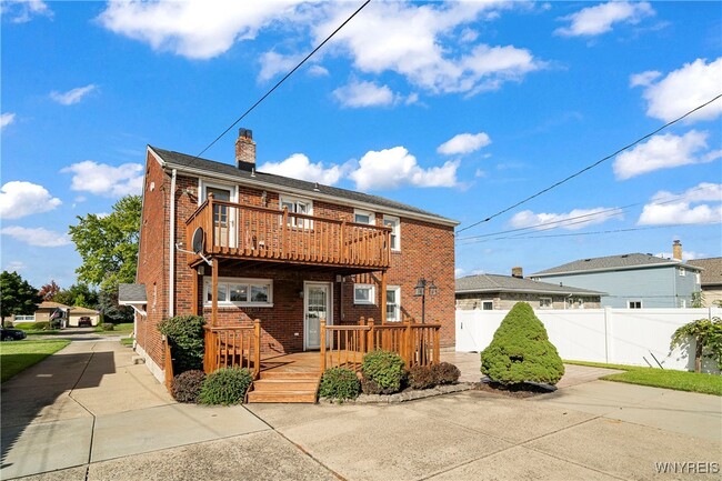 Building Photo - 165 Carmen Rd