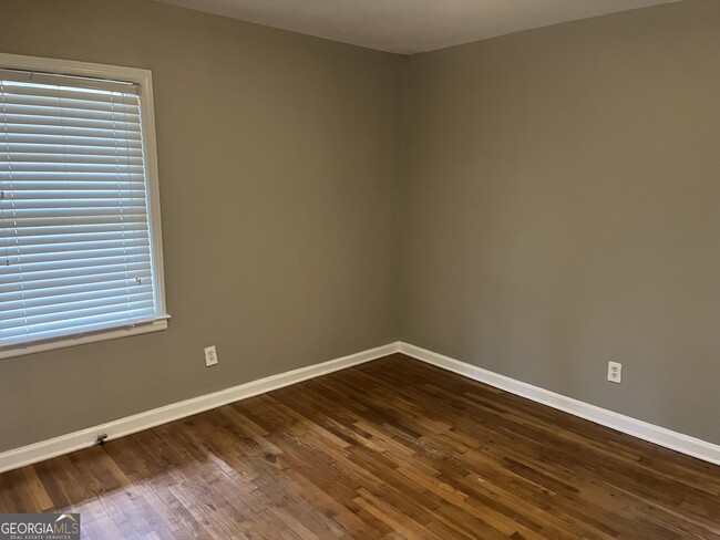 Building Photo - 3043 Rollingwood Ln SE