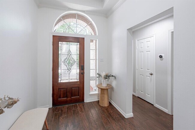 Building Photo - 11 E Sienna Pl